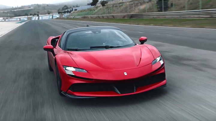 ferrari-ra-mat-sieu-xe-hybrid-sf90-stradale-21-.8091