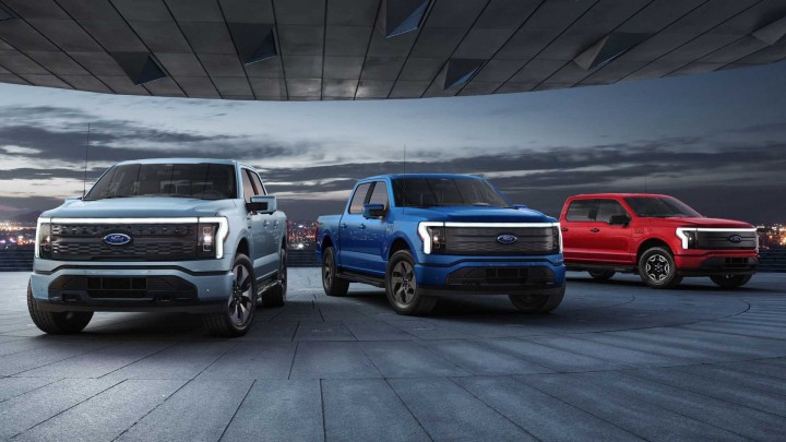 2022-ford-f-150-lightning-front-view-1621504571236568361422