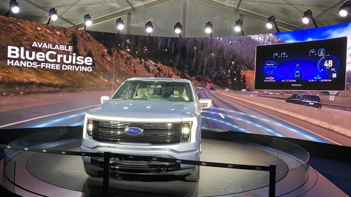 Ford-F-150-Lightning-Maverick-4