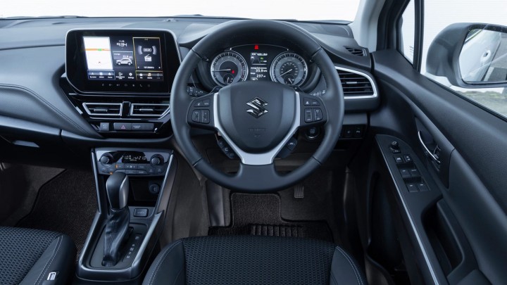 Suzuki-SX4-S-Cross-00011
