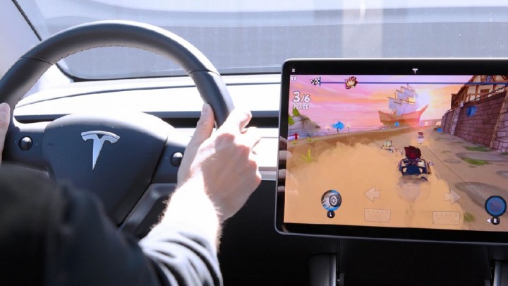 tesla_arcade_1