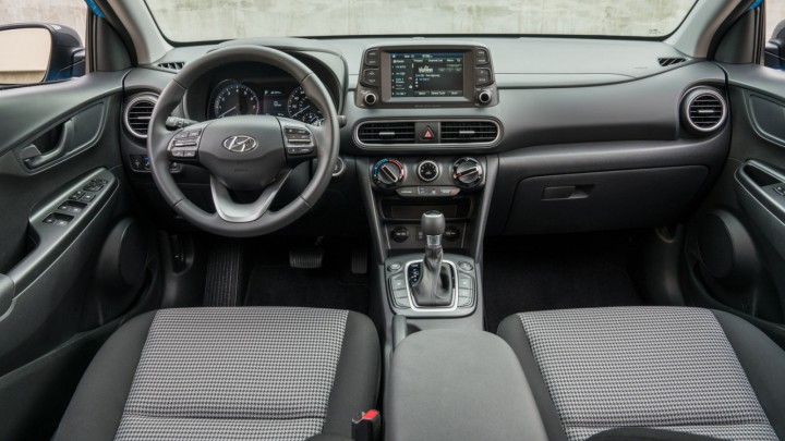 hyundai-kona-khoang-lai