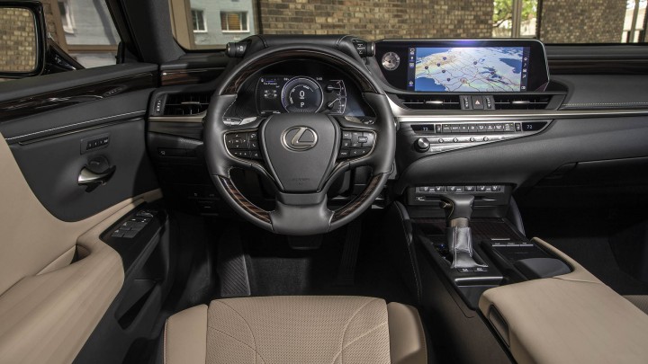 lexus-es350-tien-nghi