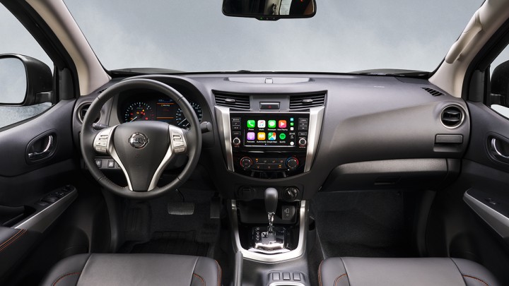 nissan-terra-khoang-lai