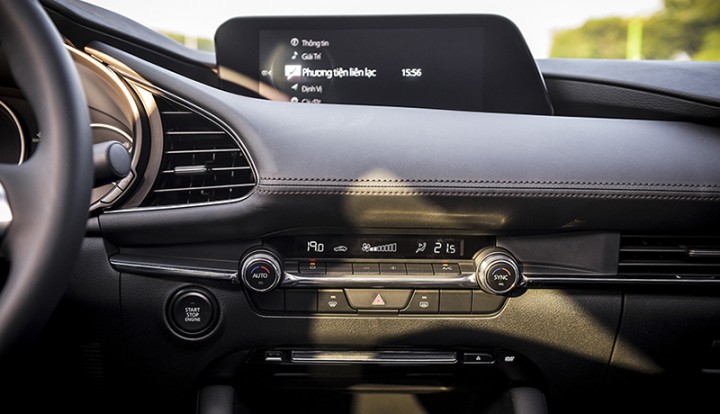 Màn hình thông tin của Mazda 3