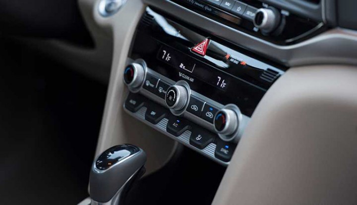 Cụm điều khiển trên Elantra