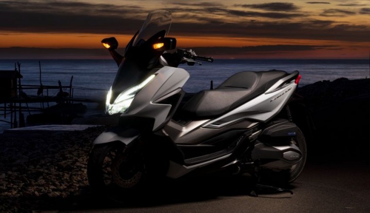2021-Honda-Forza-250-04