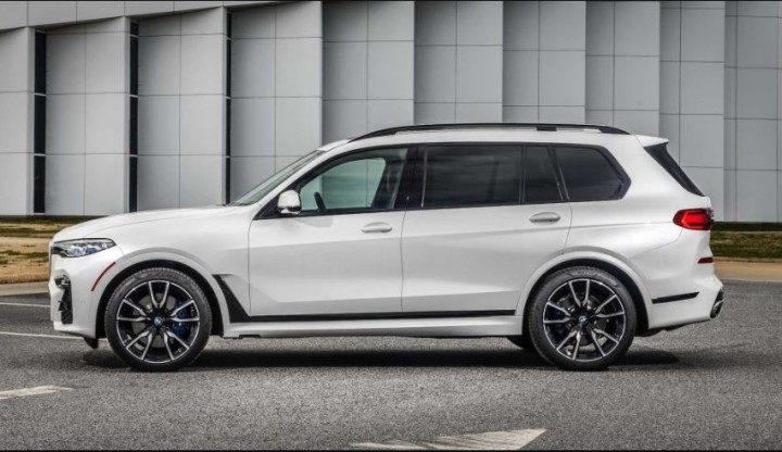 BMW-X7-M-Sport-04