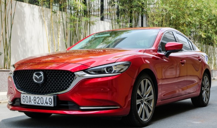 goc nhin tu phan dau xe Mazda