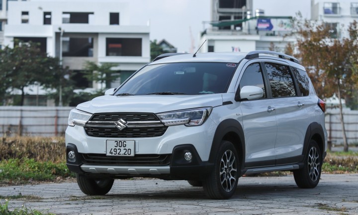 Suzuki-XL7