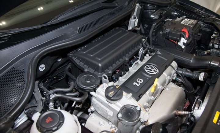 dong-co-Volkswagen-Polo-Hatchback-2020