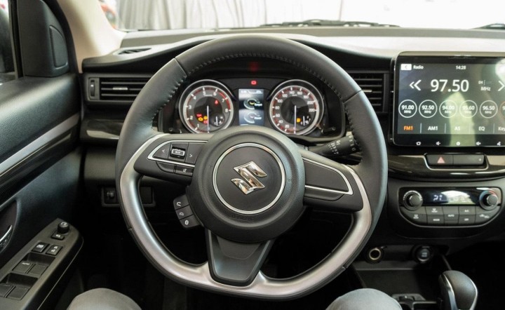 suzuki-xl7-màu-vàng-14