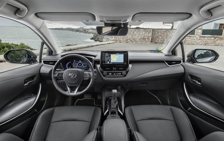 khoang-lai-Toyota-Altis-2020
