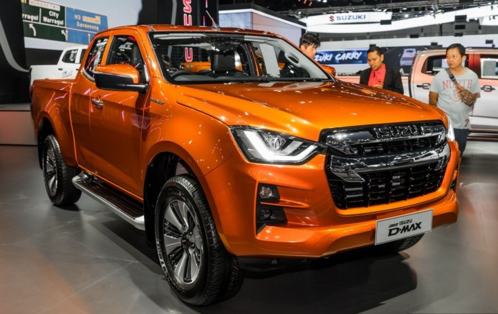 2021-Isuzu-D-Max-02