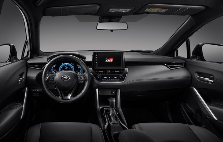 can-canh-toyota-corolla-cross-gr-sport-2021-vua-ra-mat_2