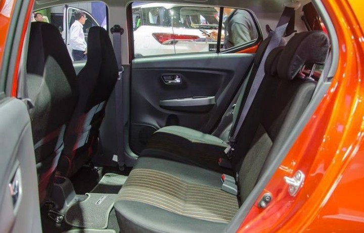 danh-gia-noi-that-toyota-wigo-2019-1