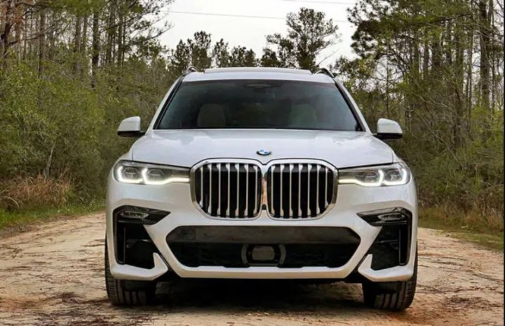 BMW-X7-M-Sport-02