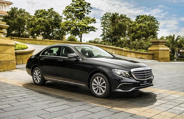 gia-xe-mercedes-benz-e-200-2019-oto-com-vn-4-423d