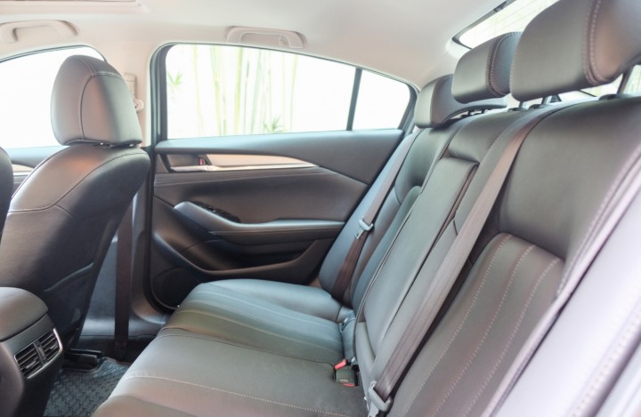 hang-ghe-sau-mazda-6