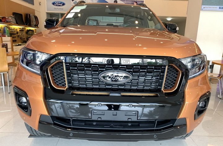 phan-dau-xe-ford-Ranger-Wildtrak-Mau-do-cam
