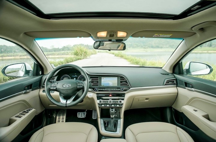 gia-hyundai-elantra-2019-anh7-dac4-e282-1814
