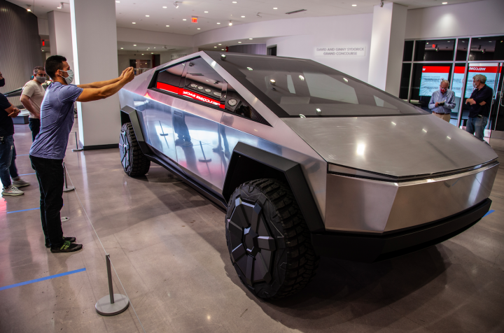 tesla-cybertruck-1