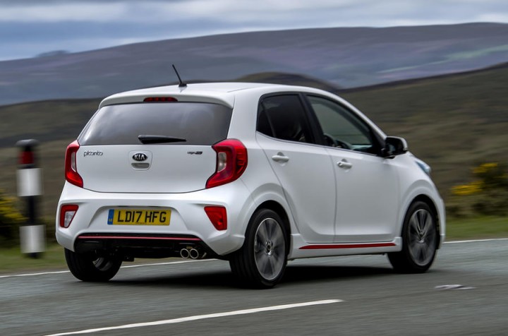 kia-morning-duoi-xe