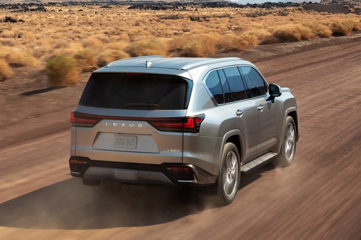 2022_Lexus_LX_9