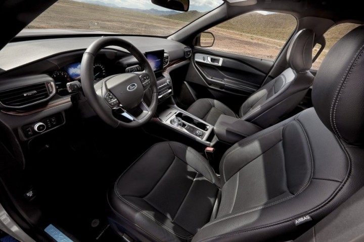 ford-explorer-2022-4