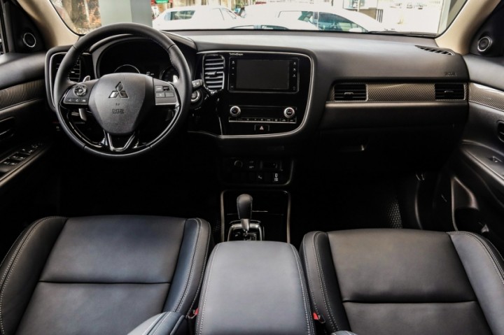 gia-lan-banh-Mitsubishi-3
