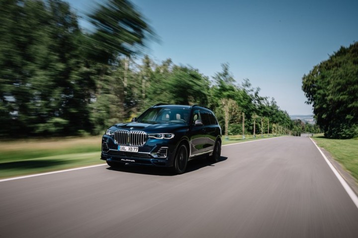 BMW-X7-04