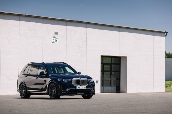 BMW-X7-08