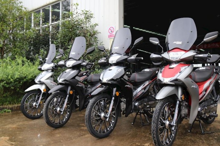 Atlas SH50 có 4 tùy chọn màu sắc: trắng, đen nhám, đen và đỏ