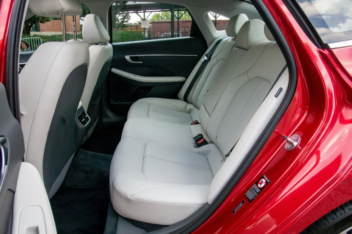 hyundai-sonata-khoang-han
