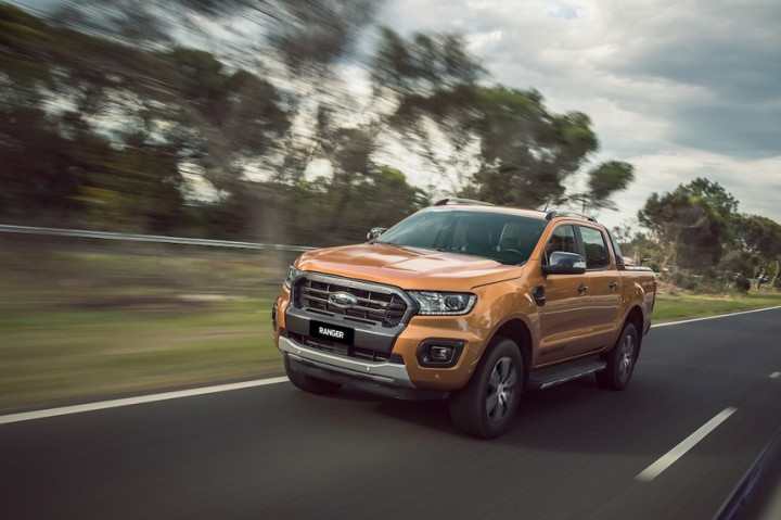 Ford Ranger ban chay thang 03 2021