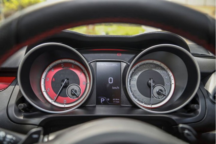 danh-gia-xe-suzuki-swift-sport-oto-com-vn-16-18e2