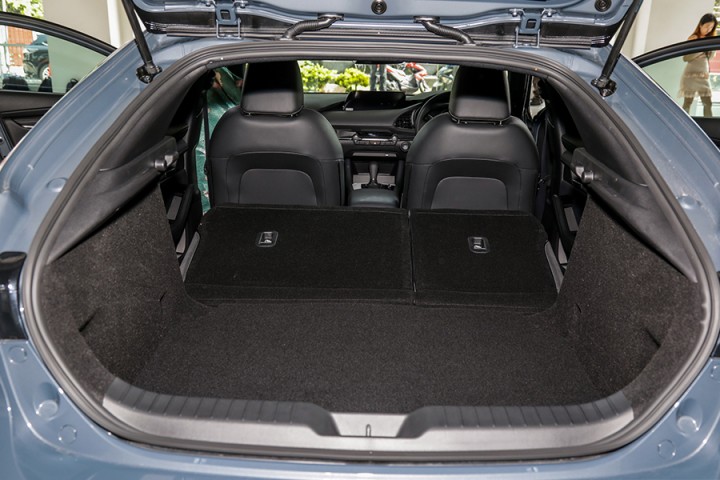 noi-that-mazda3
