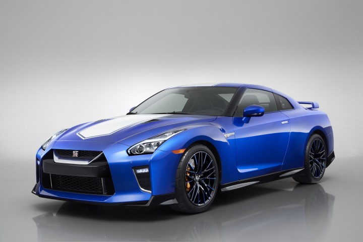 f1aa6fd0-2020-nissan-gt-r-28
