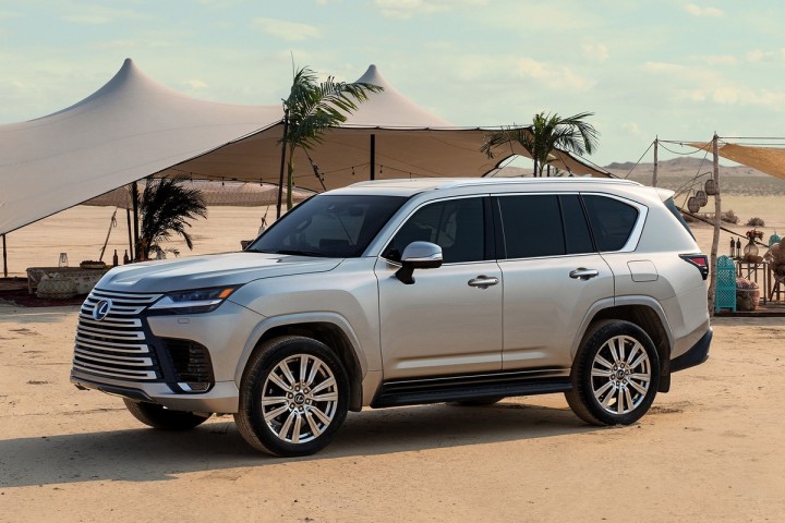 2022_Lexus_LX_13