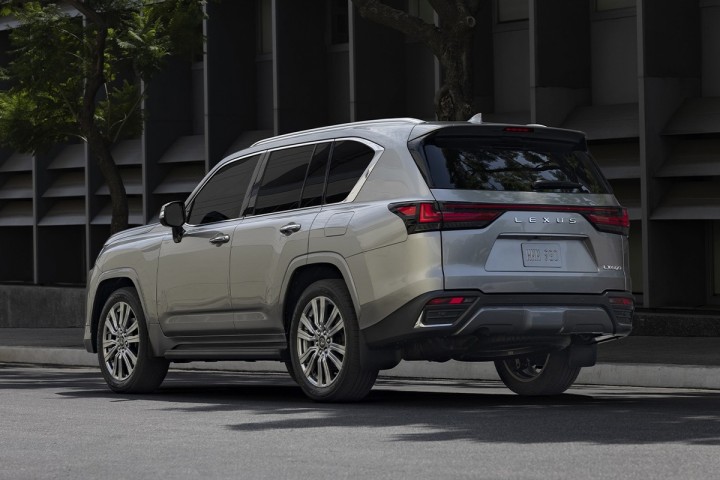 2022_Lexus_LX_6