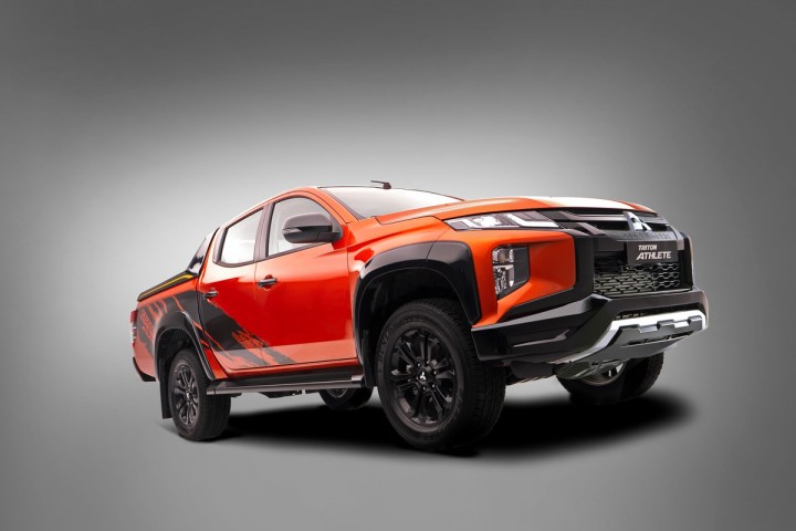 Mitsubishi_Triton_Athlete_Ngoai_that_02