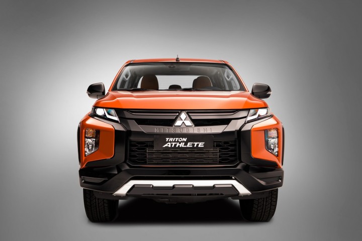 Mitsubishi_Triton_Athlete_Ngoai_that_06