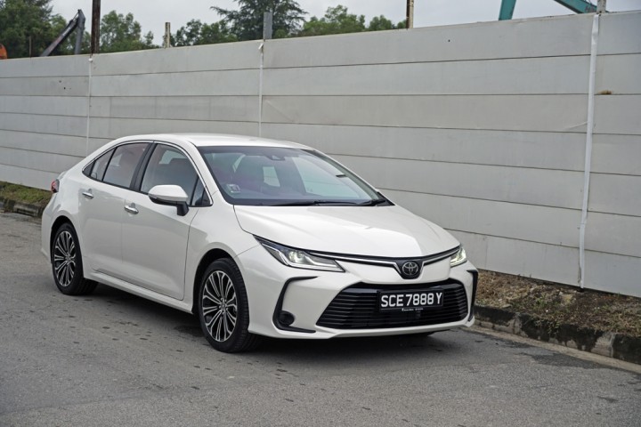 van-hanh-Toyota-Altis-2020