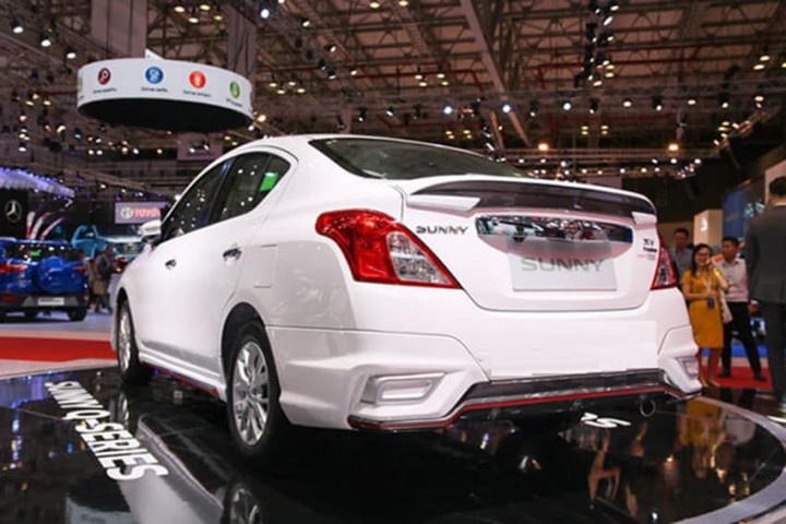 duoi-xe-Nissan-Sunny-2020