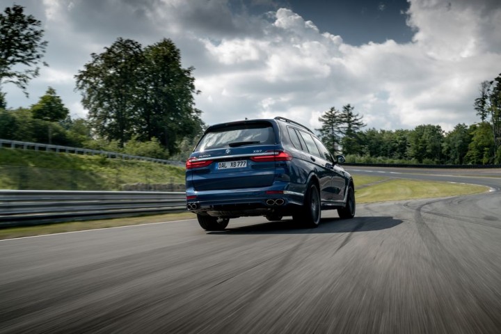 BMW-X7-02