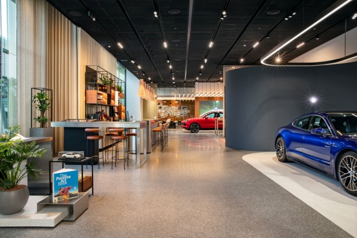 Porsche-Studio-Hanoi-02