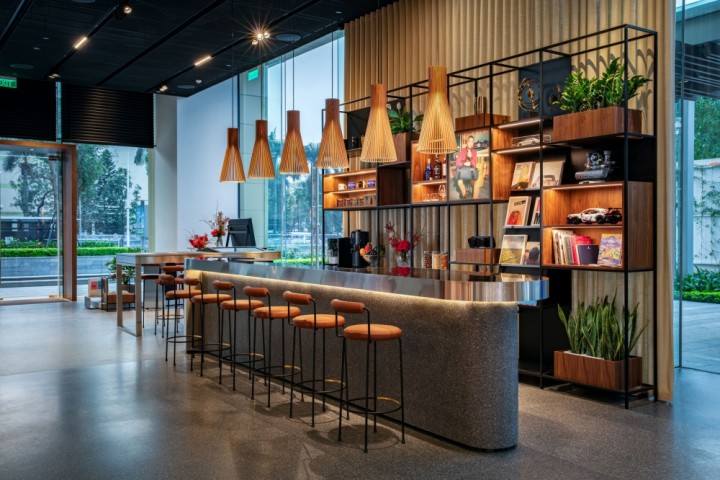 Porsche-Studio-Hanoi-06