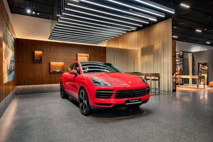 Porsche-Studio-Hanoi-08