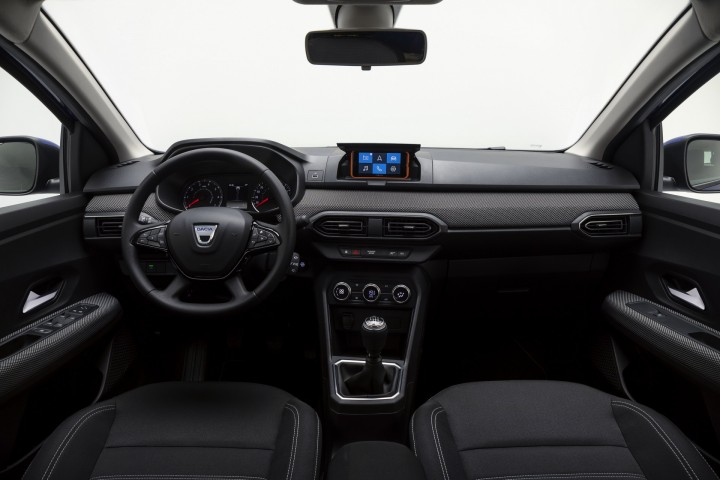 dacia-sandero-media-contrdacia-sandero-media-contr