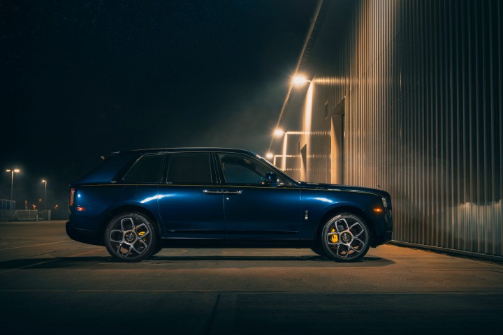 Rolls-Royce-Cullinan-BlacRolls-Royce-Cullinan-Blac